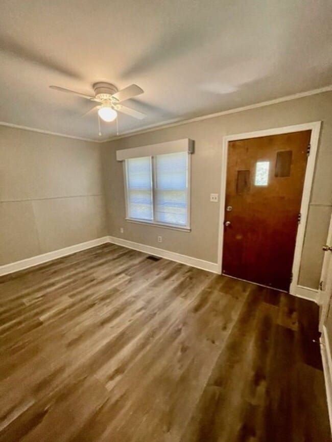 Building Photo - 4503 Lochleven St