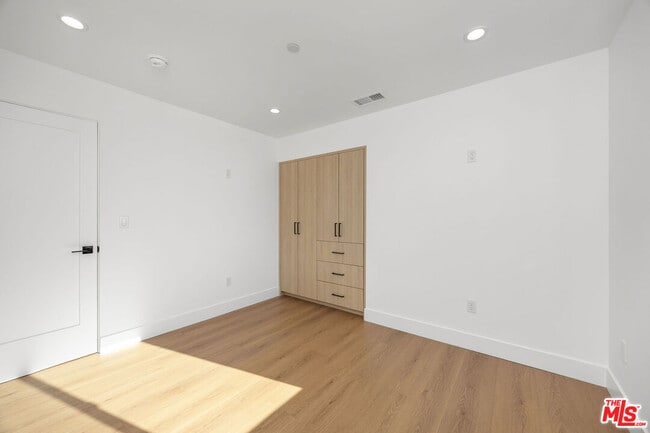 Building Photo - 6239 Banner Ave