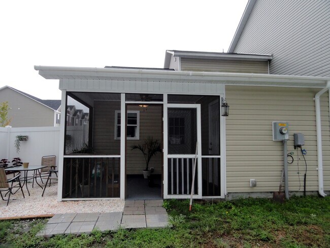 Building Photo - End Unit with Lots of Upgrades!