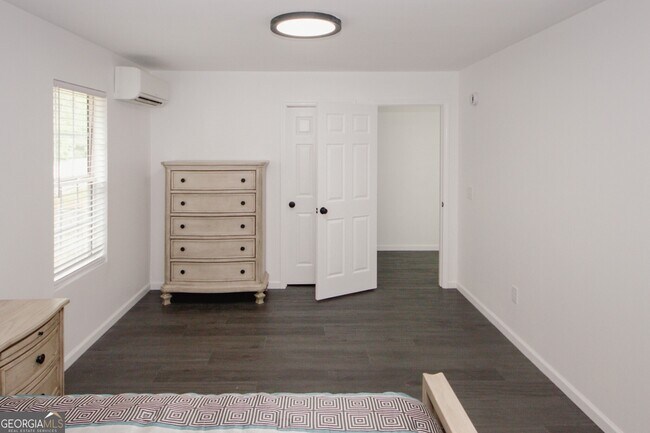Building Photo - 6157 Orville Dr
