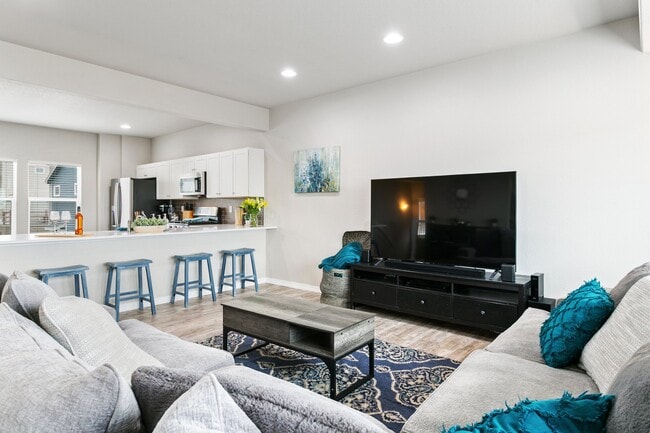 Building Photo - 7427 Gorgeted Quail Grv
