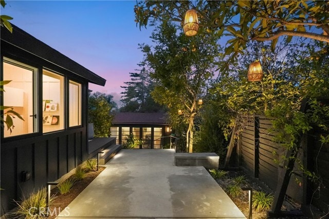 Building Photo - 592 Bluebird Canyon Dr