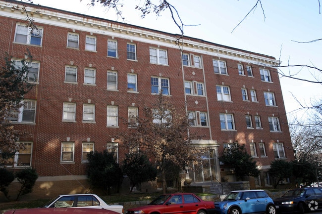 Building Photo - St Dennis Apartments