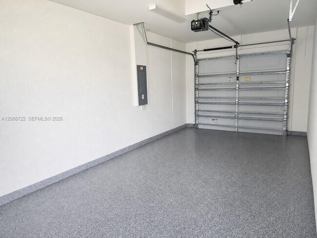 Building Photo - 608 Kleinart Dr