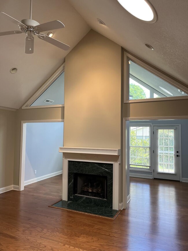 Building Photo - 54 Lake Pointe Cir