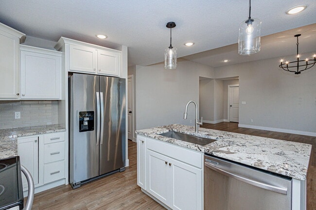 Building Photo - 4919 Kenora Dr