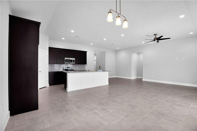 Building Photo - 9708 Evening Canopy Dr