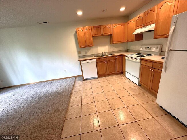 Building Photo - 1279 Pinewood Trail
