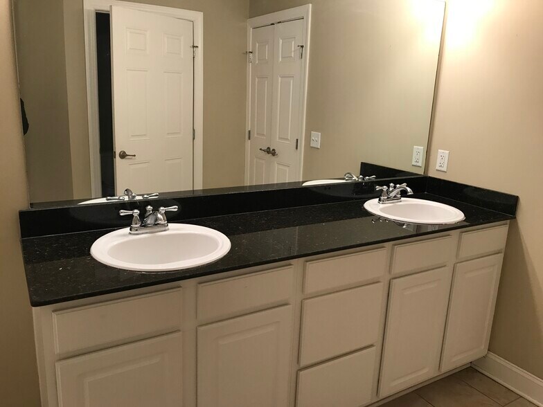 Master Bath - 3201 Aspen Grove Drive