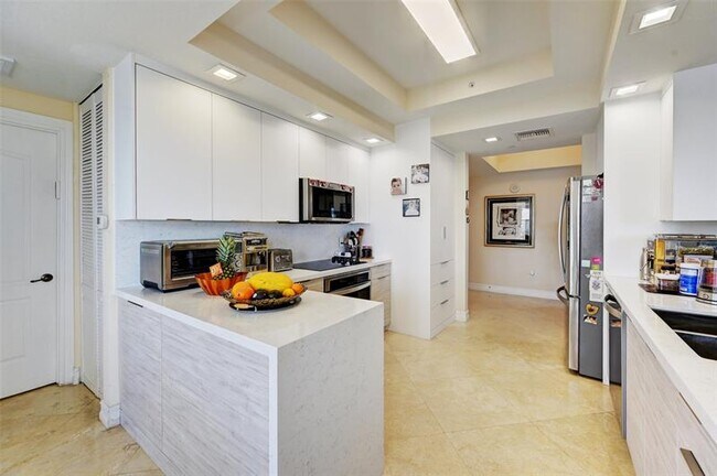 Building Photo - 1395 S Ocean Blvd
