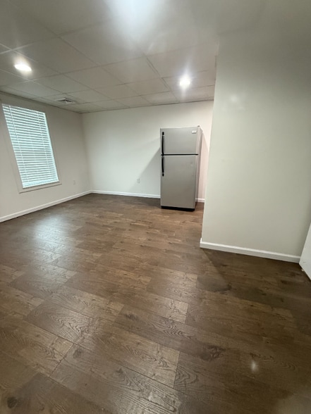 Building Photo - 507 1/2 Park Ave