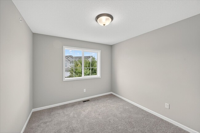 Building Photo - New construction end-unit townhome in Zimmerman!