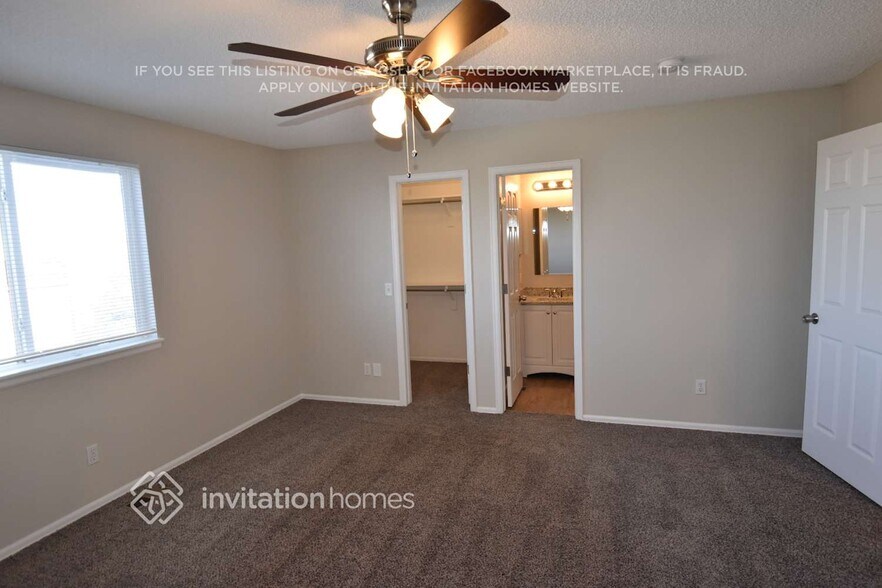 Building Photo - 3875 S Quemoy Ct