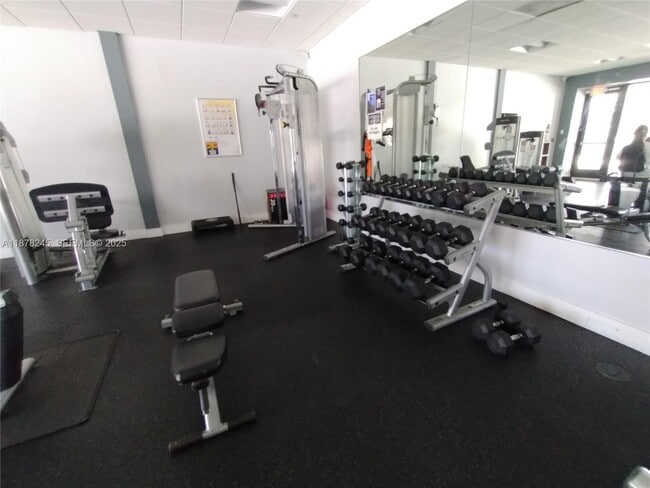 Building Photo - 3625 N Country Club Dr