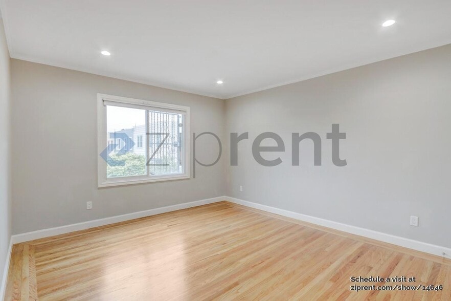 Building Photo - Unit