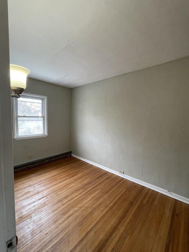 Building Photo - 49 Gelston St