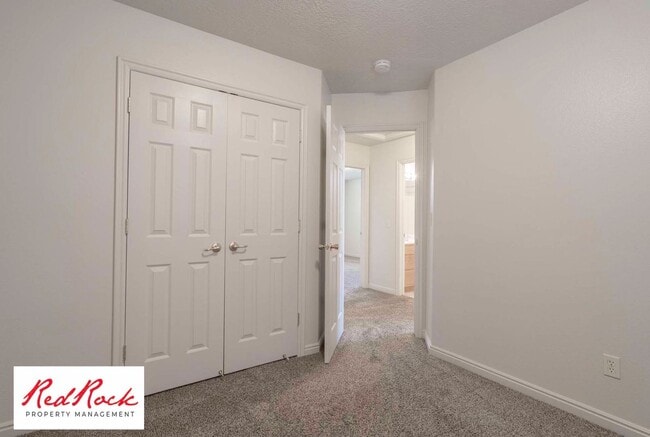 Building Photo - 3 Bed 2 Bath, 2 Car Garage with a Fully Fe...