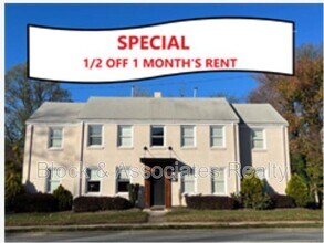 Building Photo - 1108 W Friendly Ave