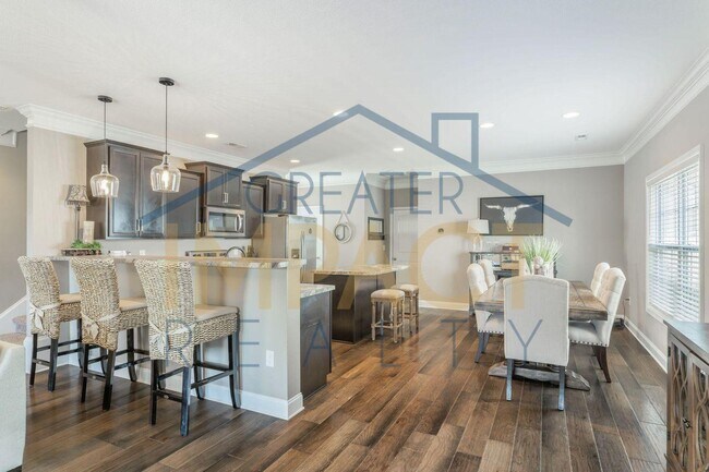 Building Photo - 129 Hackberry St