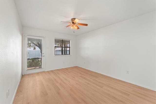 Building Photo - 1006 Beverly Cir