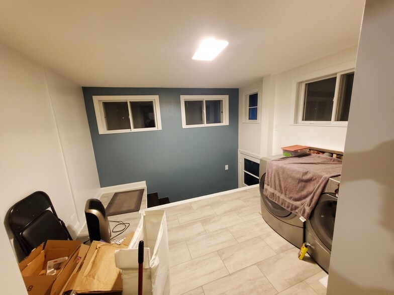 Building Photo - 2038 W Augusta Blvd