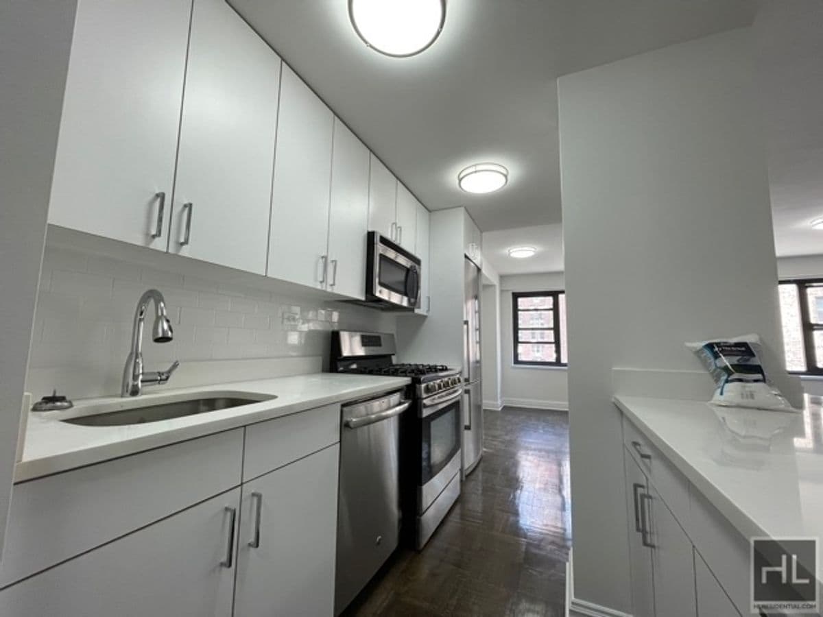 Building Photo - EAST 56 STREET
