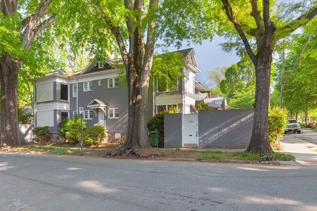 Primary Photo - Spacious 1/1 Condo w/ Enclosed Patio & Off...