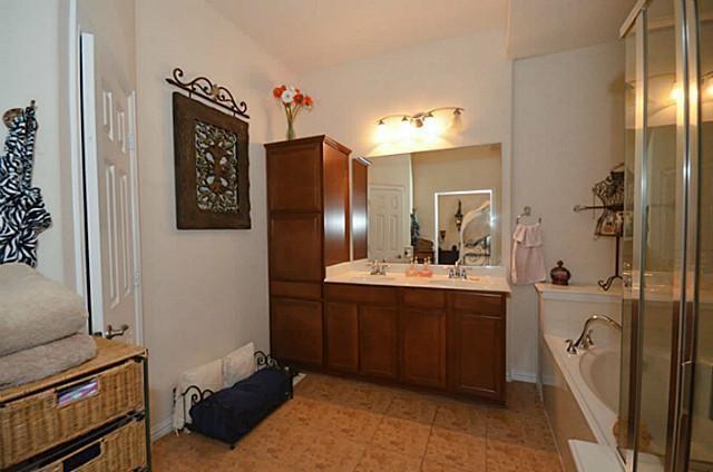 Building Photo - 8700 Iron Horse Dr