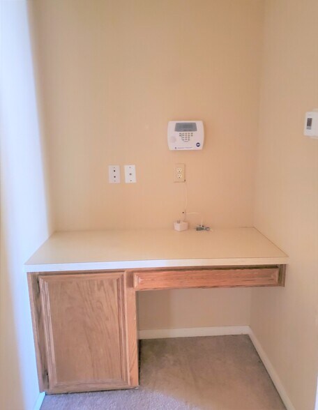 Building Photo - 1412 Van Zanten Ct