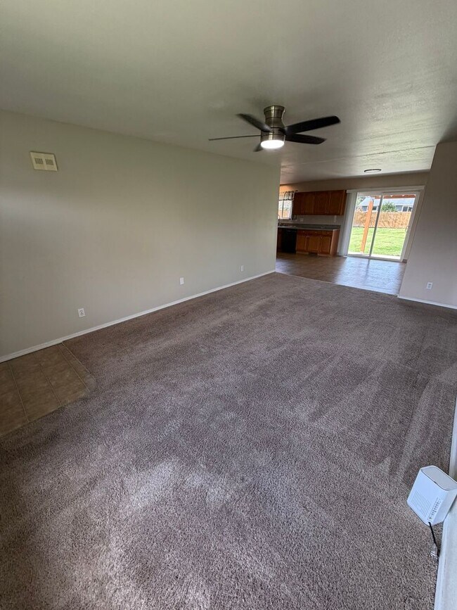 Building Photo - 370 11th St