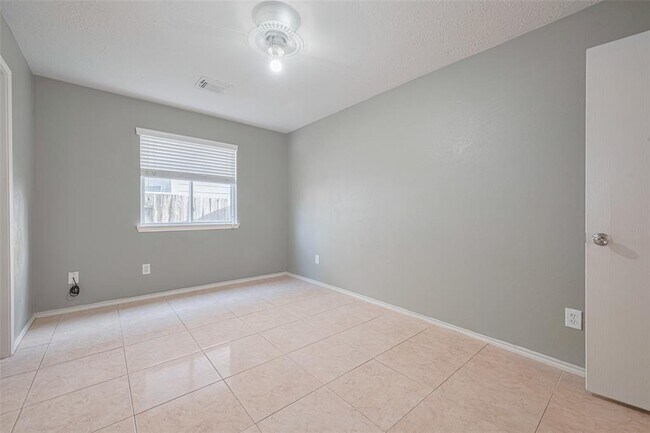 Building Photo - 11030 KNOBBLEY Oak Ct