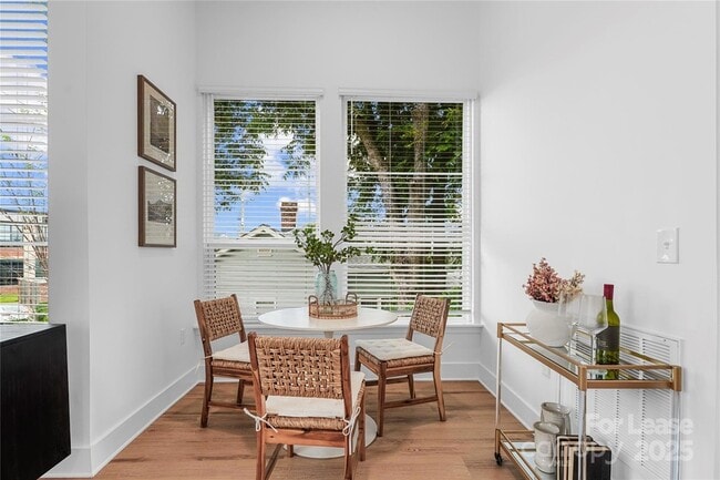 Building Photo - 411 Charles Ave