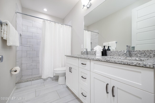 Building Photo - 817 7th Ave N