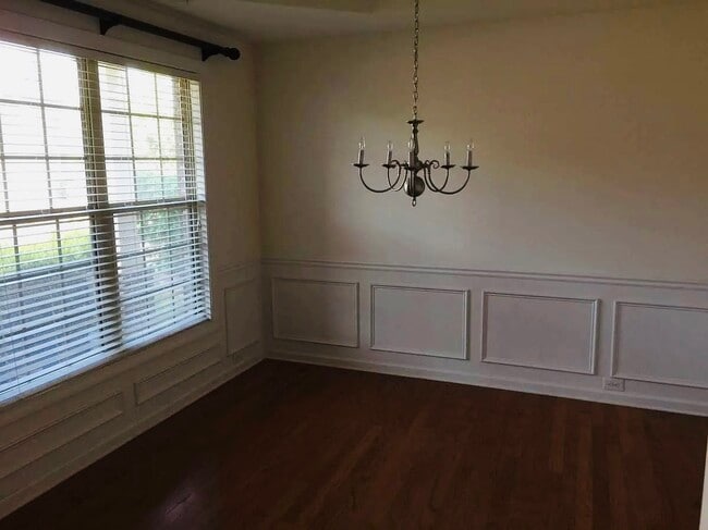 Building Photo - 574 Walkers Ln