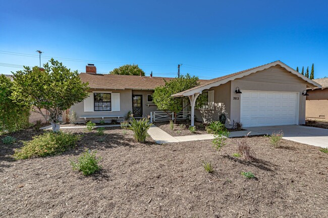 Building Photo - COMING SOON! Canoga Park 4-Bedroom Home fo...