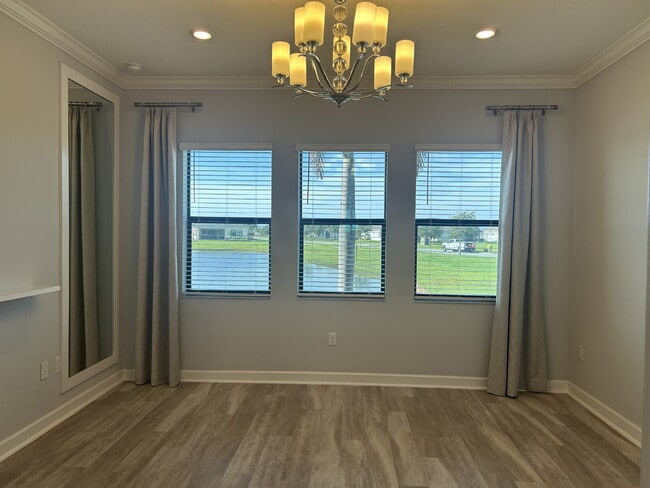 Building Photo - Gated 55+ community with lots of HOA amenities!