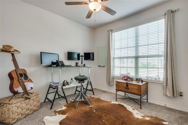 Building Photo - 2152 Miramar Dr