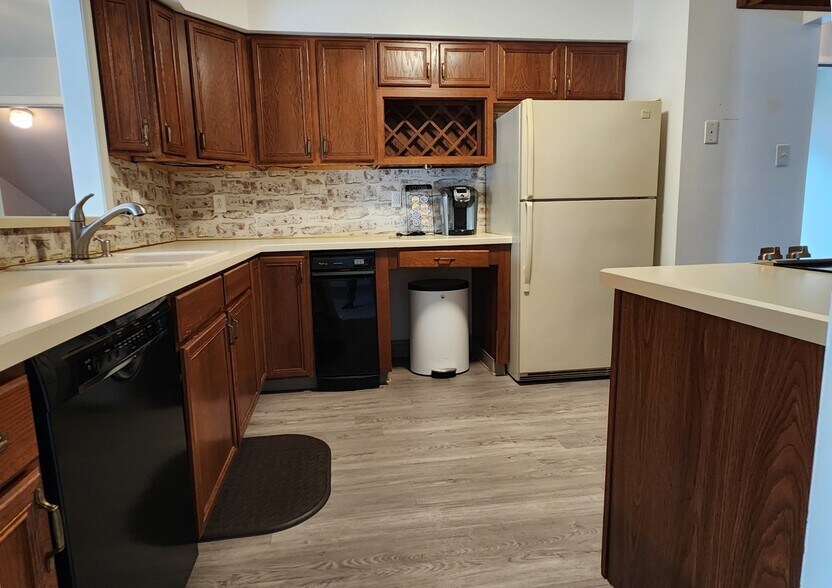 Building Photo - 3500 Bristol Oxford Valley Rd