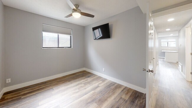 Building Photo - 107 E 16th Ave