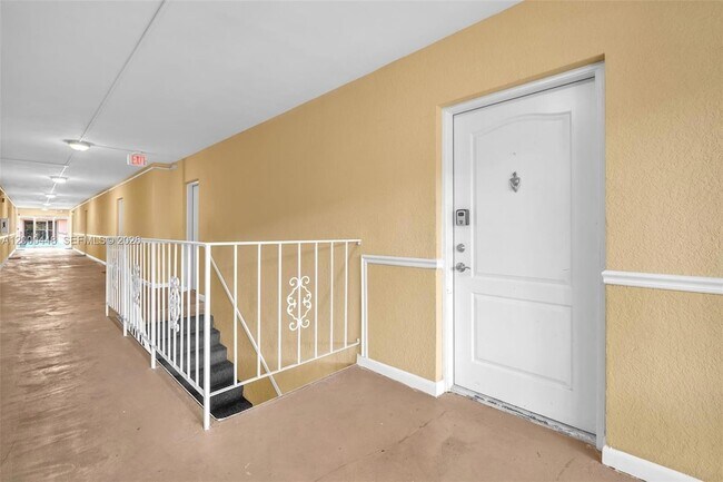 Building Photo - 770 SE 2nd Ave