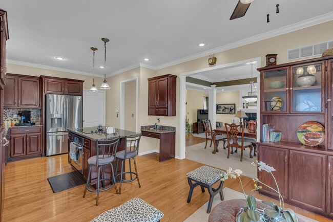 Building Photo - Wonderful 4 Bedroom Home in Palisades Park