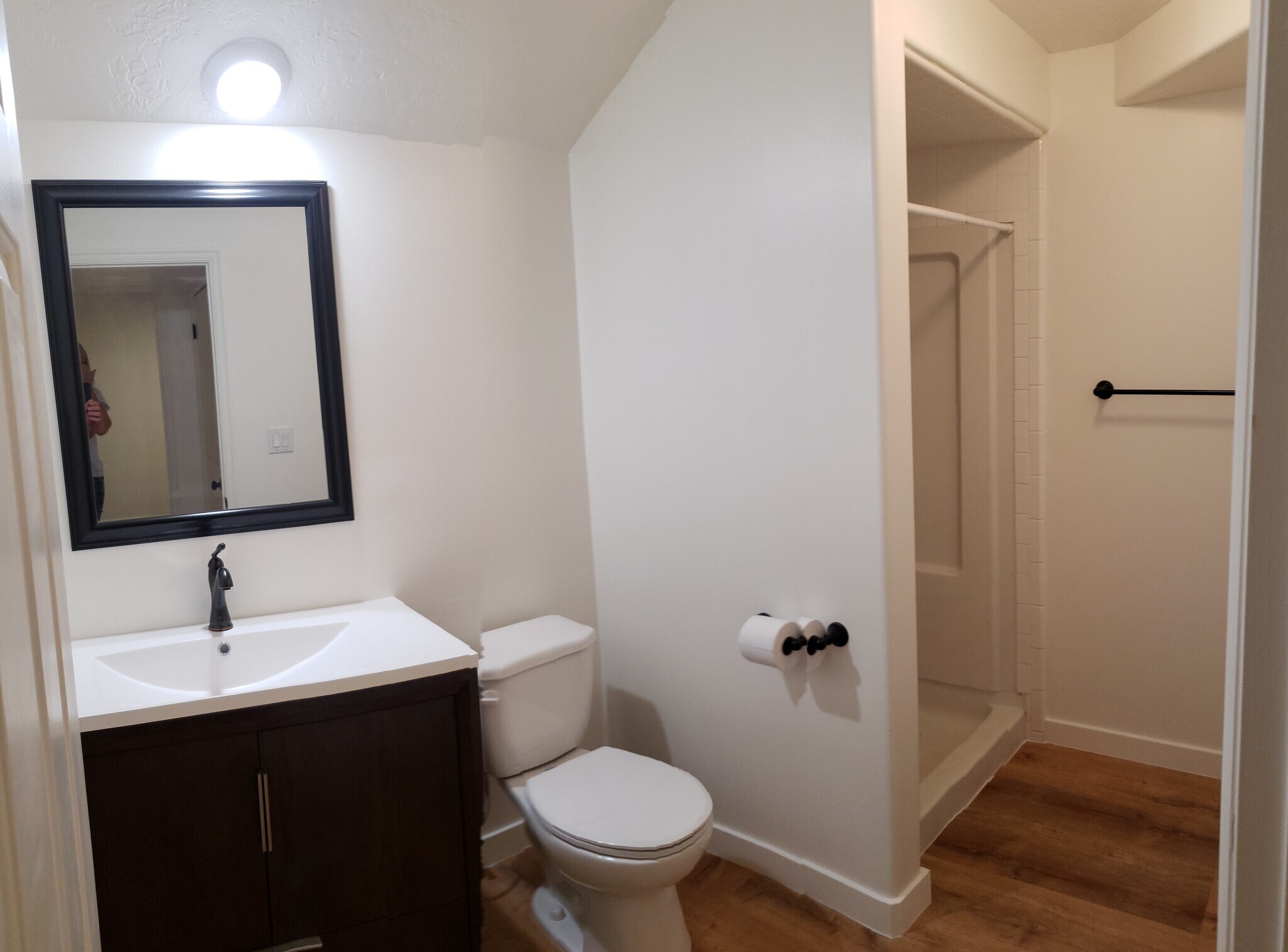 Bathroom - 587 HILLSIDE DR