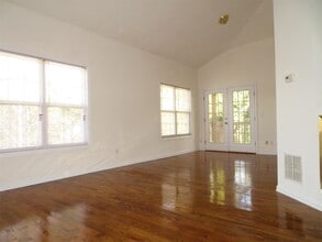 Building Photo - 8842 Fairview Bluff