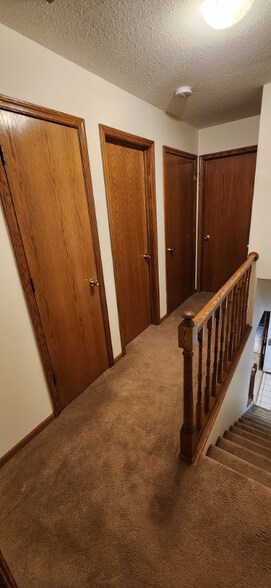 Building Photo - 1390 Daleview Dr