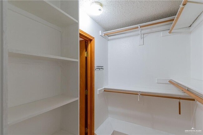 Building Photo - 20 N 21st St