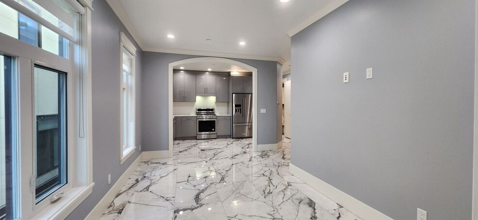 Building Photo - 1133 N 33rd Pl