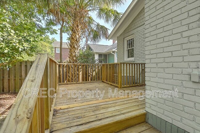 Building Photo - 831 Rutledge Ave