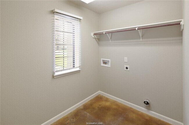 Building Photo - 4289 Hollow Stone Dr