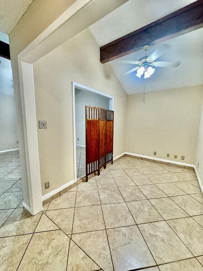 Building Photo - 5909 Golden Canyon Dr