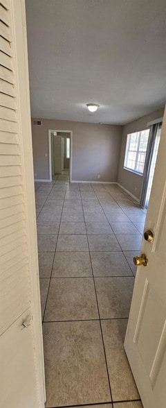 Building Photo - 1202 Summer St